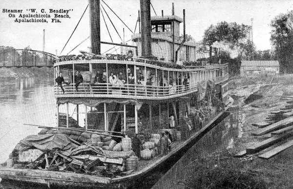 The river steamer W. C. Bradley at Apalachicola, about 1905.