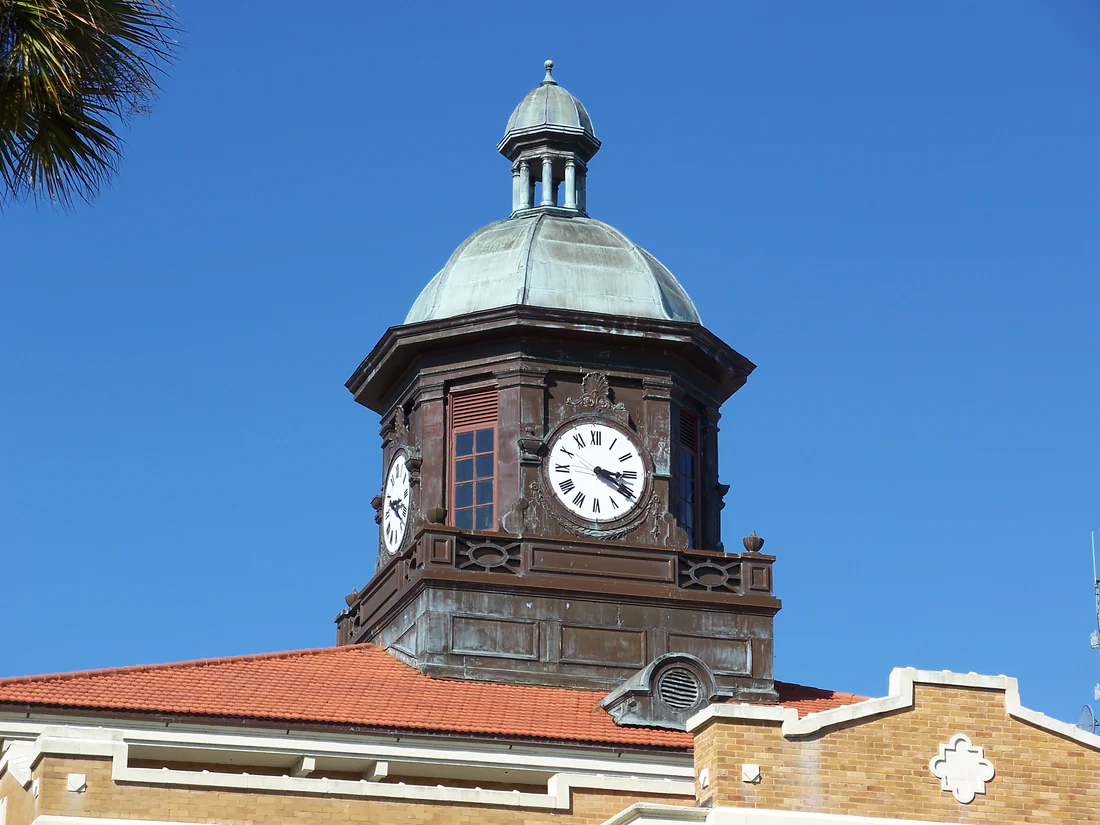 The cupola and clock of the 1912 courthouse in Inverness, 2007.
