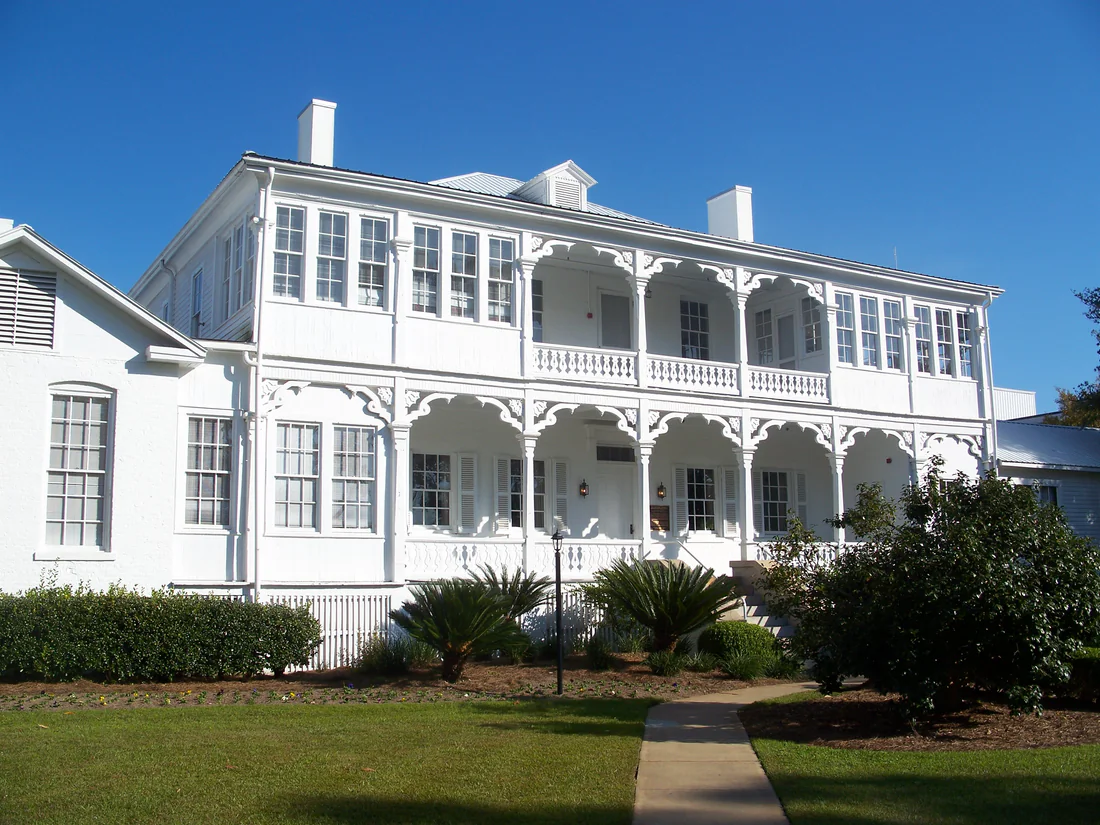 The officers' quarters of the old U.S. arsenal at Chattahoochee, 2007.