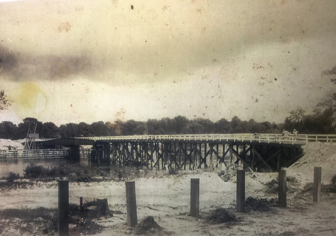 The first bridge across the Suwannee River between Fanning Springs and Old Town, dedicated in 1923.