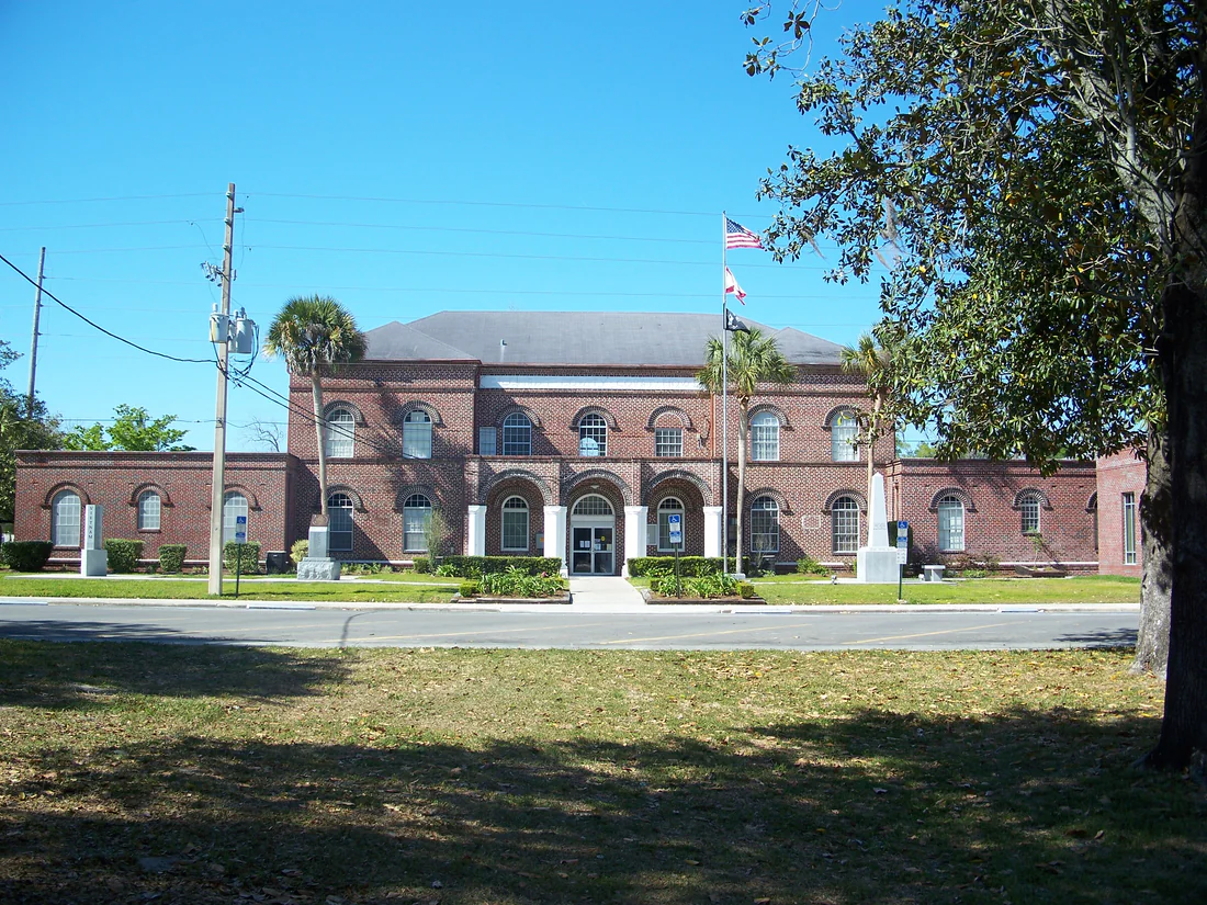 The brick Gilchrist County Courthouse in Trenton, the county seat, 2007.