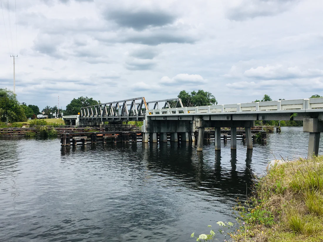 The Fort Denaud Bridge over the Caloosahatchee River, 2019.