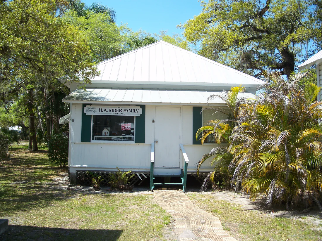 The LaBelle Heritage Museum building in LaBelle, 2010.