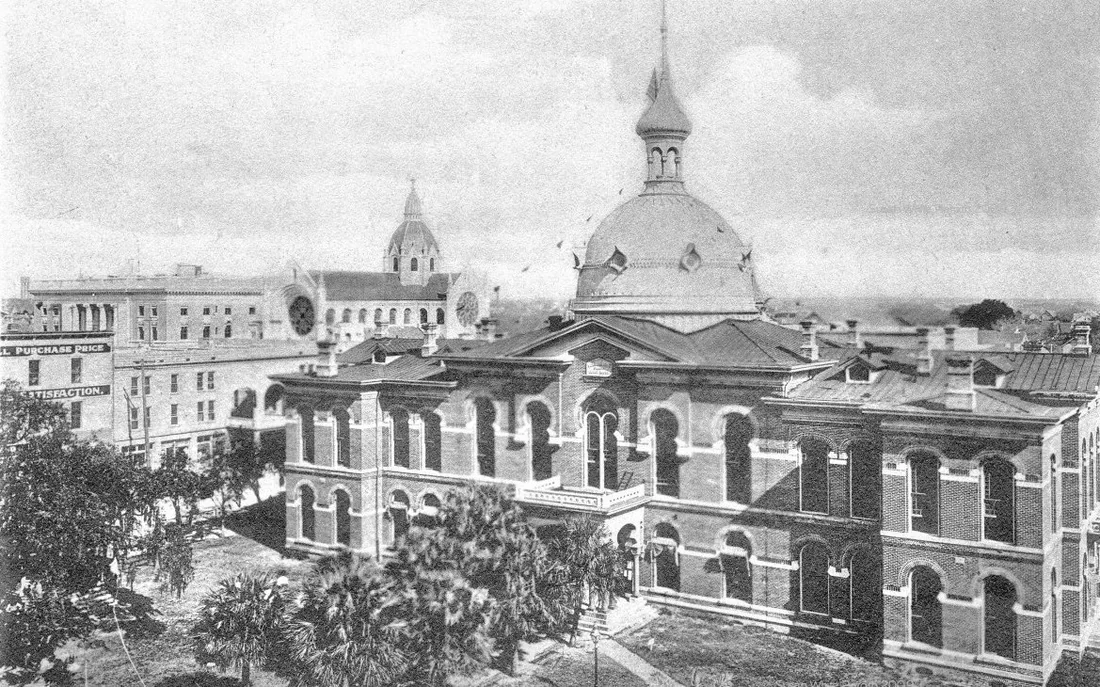 An old Hillsborough County Courthouse in Tampa, 1908. It has since been torn down.