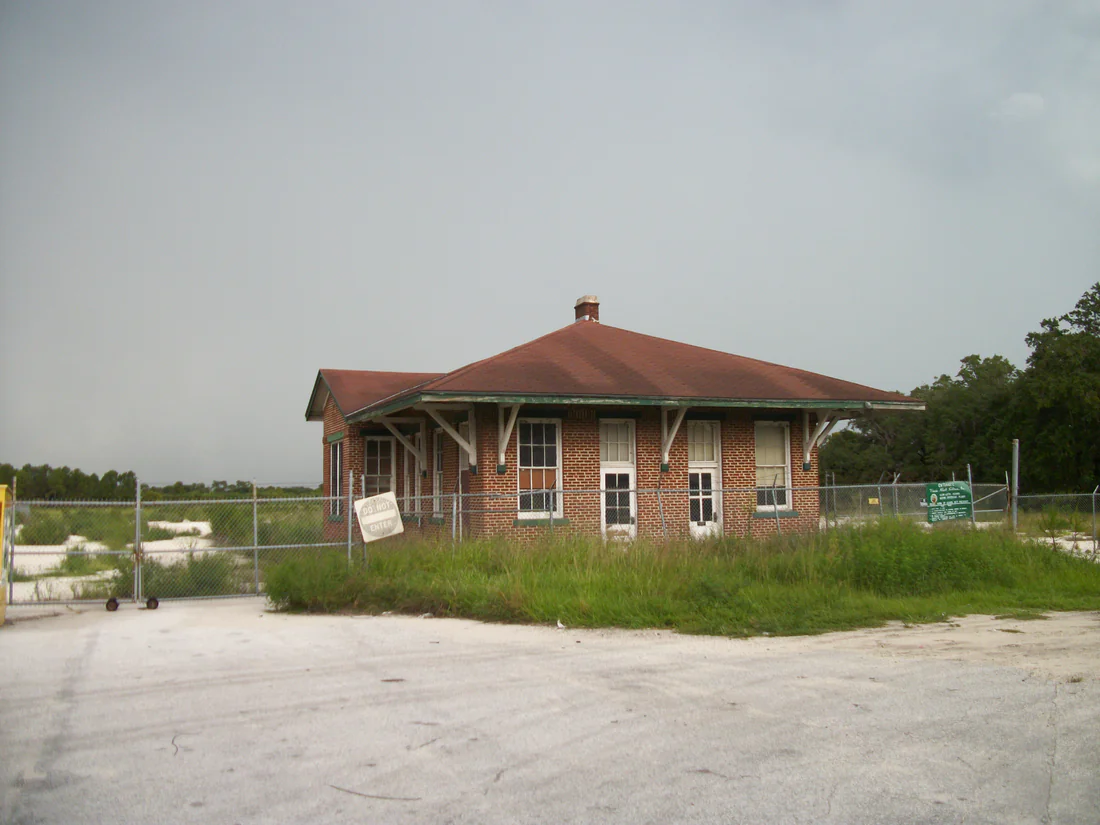 The old Atlantic Coast Line railroad station in Groveland, 2011.