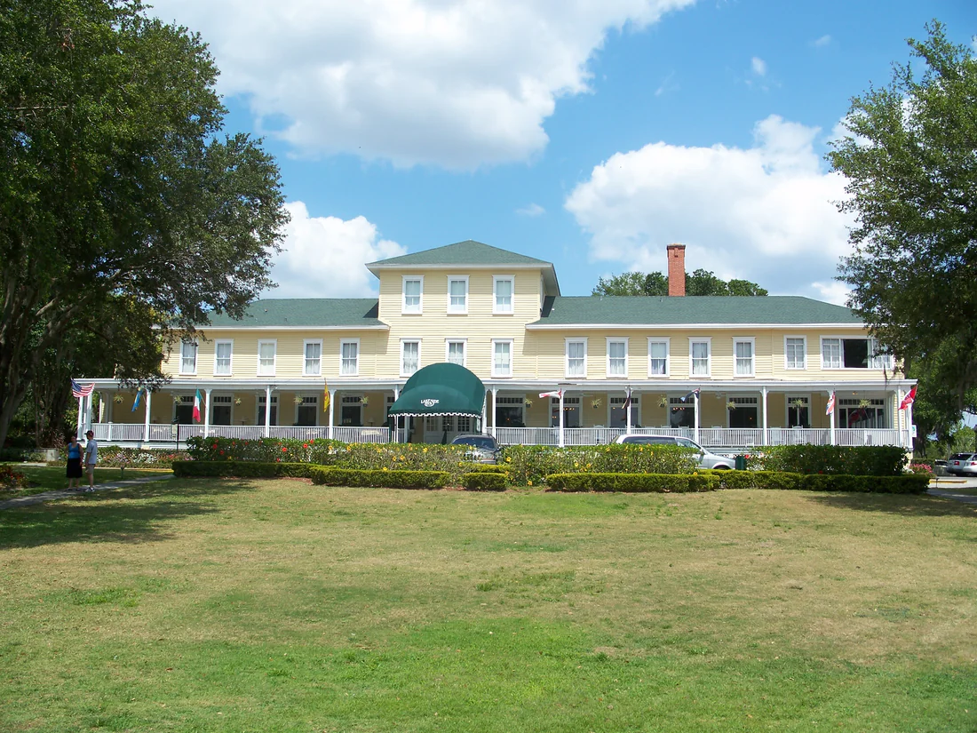 The Lakeside Inn in Mount Dora, 2007.