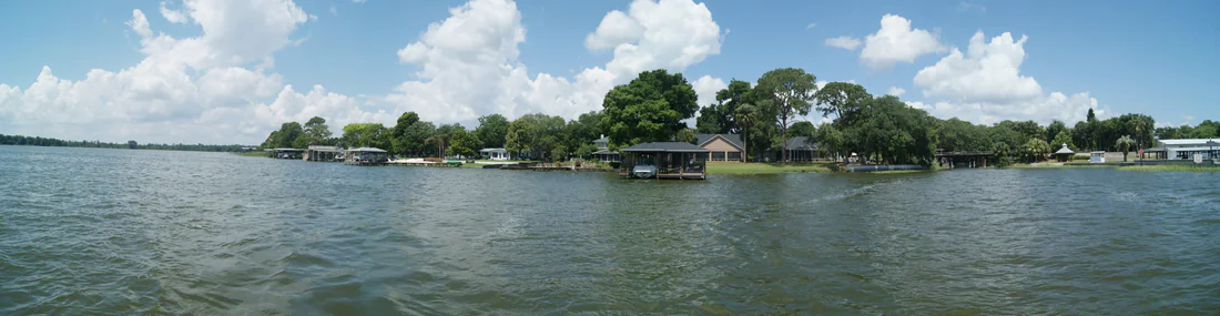 The entrance to the Dora Canal at Tavares.