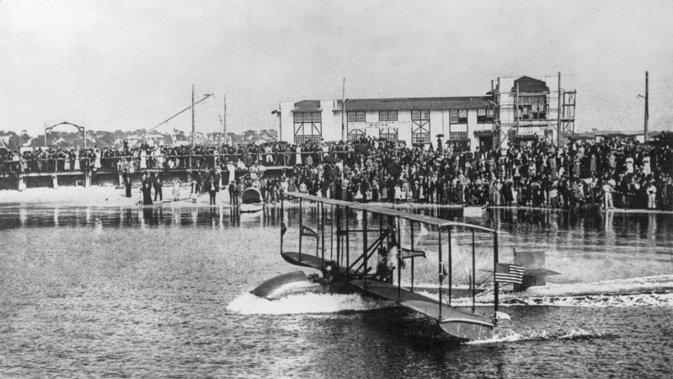 The Benoist flying boat starts its takeoff on Tampa Bay for what the county calls the first scheduled airline flight, January 1, 1914.