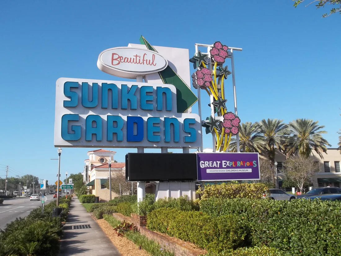 The sign at Sunken Gardens in St. Petersburg, 2020.