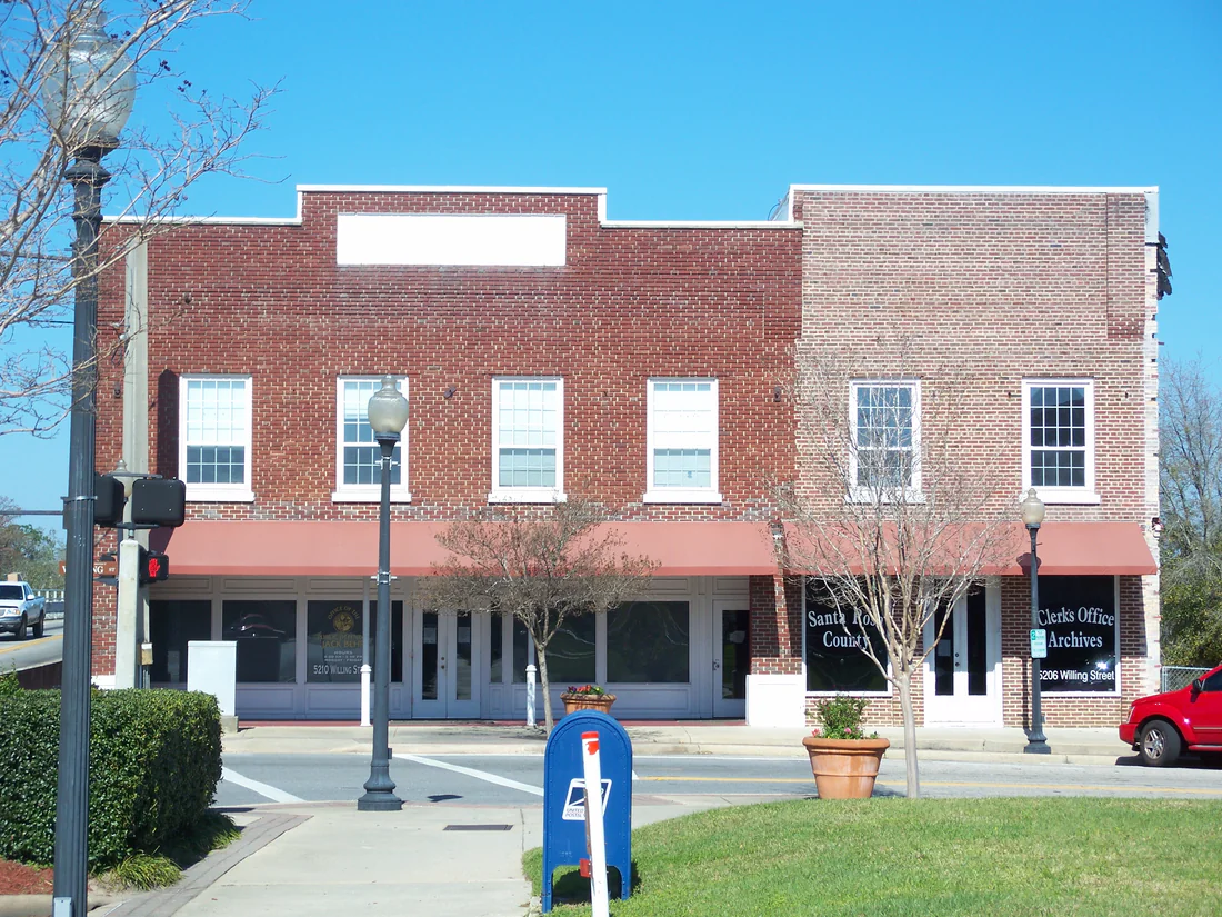 A building in the Milton Historic District, 2008.