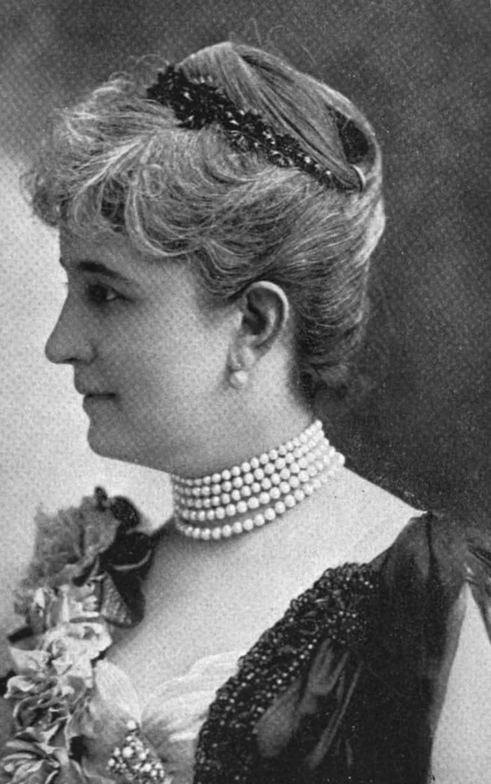 Bertha Palmer, in a portrait from 1896 or earlier.
