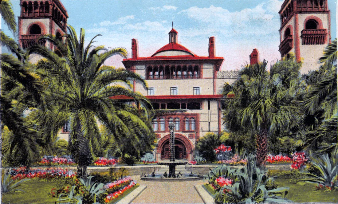 The courtyard of Flagler's Hotel Ponce de León on a postcard from 1927.