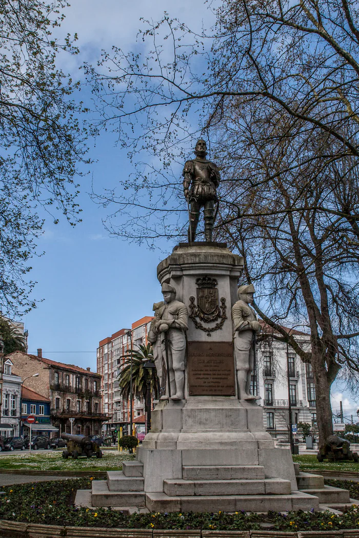A statue of Pedro Menéndez de Avilés in the town of Avilés, Spain.