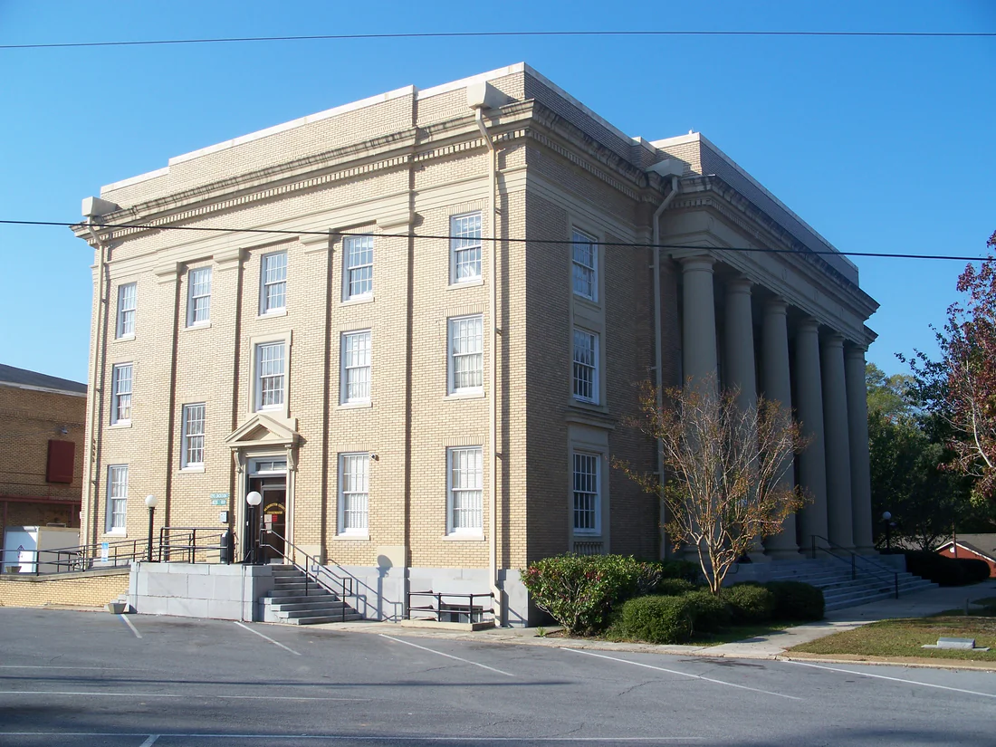 The old Washington County Courthouse in Chipley, the county seat, 2007.